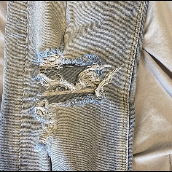 Silver Jeans Size 28 - Picture 7 of 7